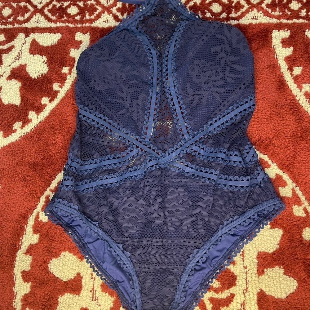Becca swuimsuit - Picture 3 of 9